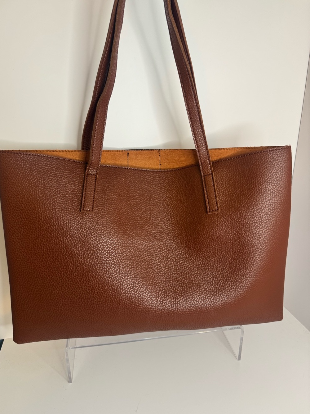 #339 Vince Camuto NWOT Luck Vegan Leather Large Tote Bag - Picture 2 of 5